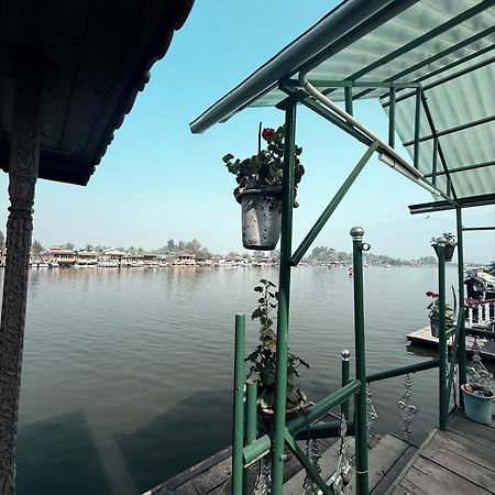 New Zealand Group Of Houseboats Hotel Srīnagar Екстериор снимка