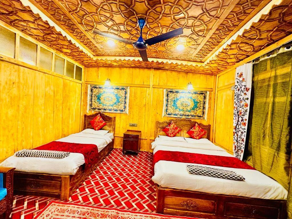 New Zealand Group Of Houseboats Hotel Srīnagar Екстериор снимка