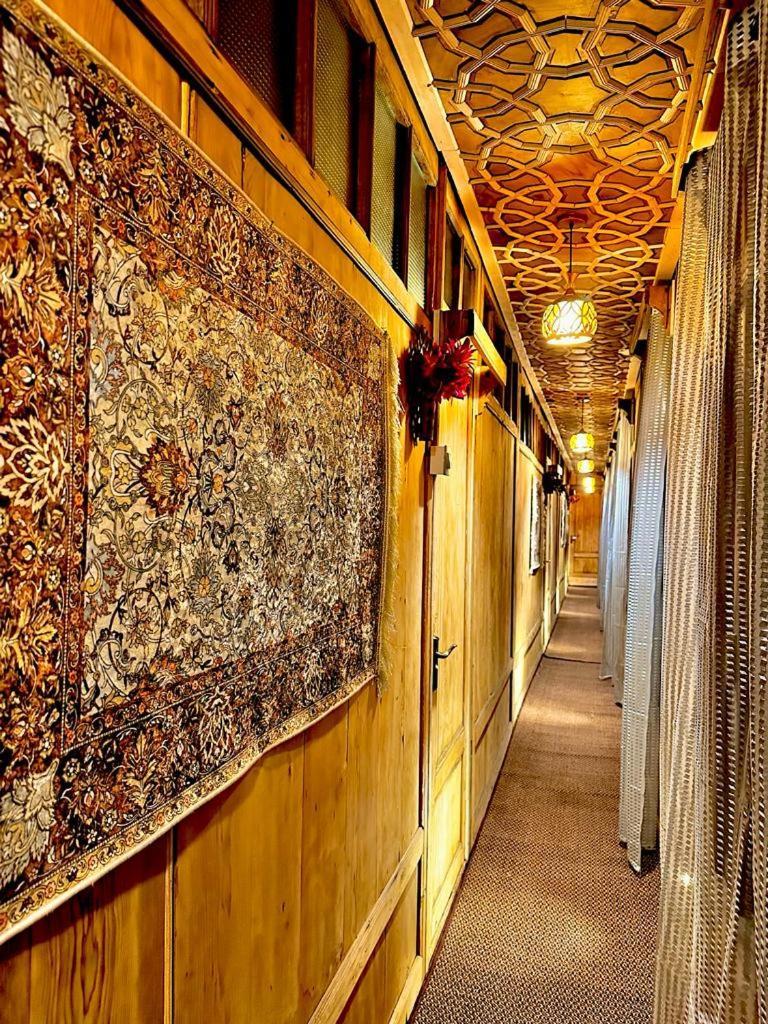 New Zealand Group Of Houseboats Hotel Srīnagar Екстериор снимка