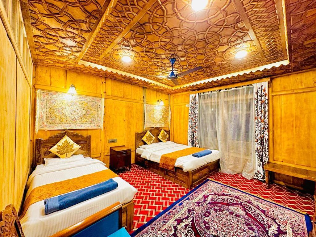 New Zealand Group Of Houseboats Hotel Srīnagar Екстериор снимка